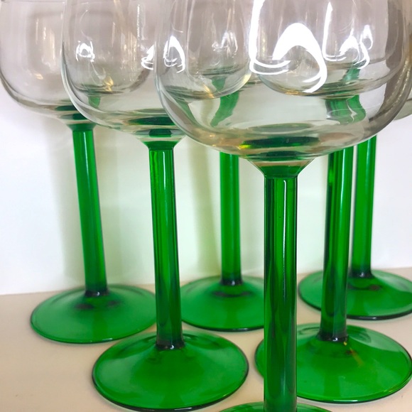 Luminarc France Emerald Green Wine Glasses set of 6 - Picture 2 of 6